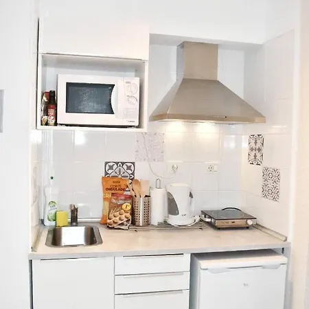 Daisy Apartments