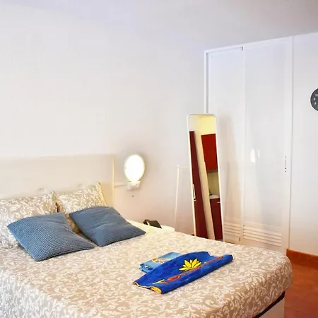 Cosmocom Apartments In Tenerife * 洛斯克里斯蒂亚诺斯